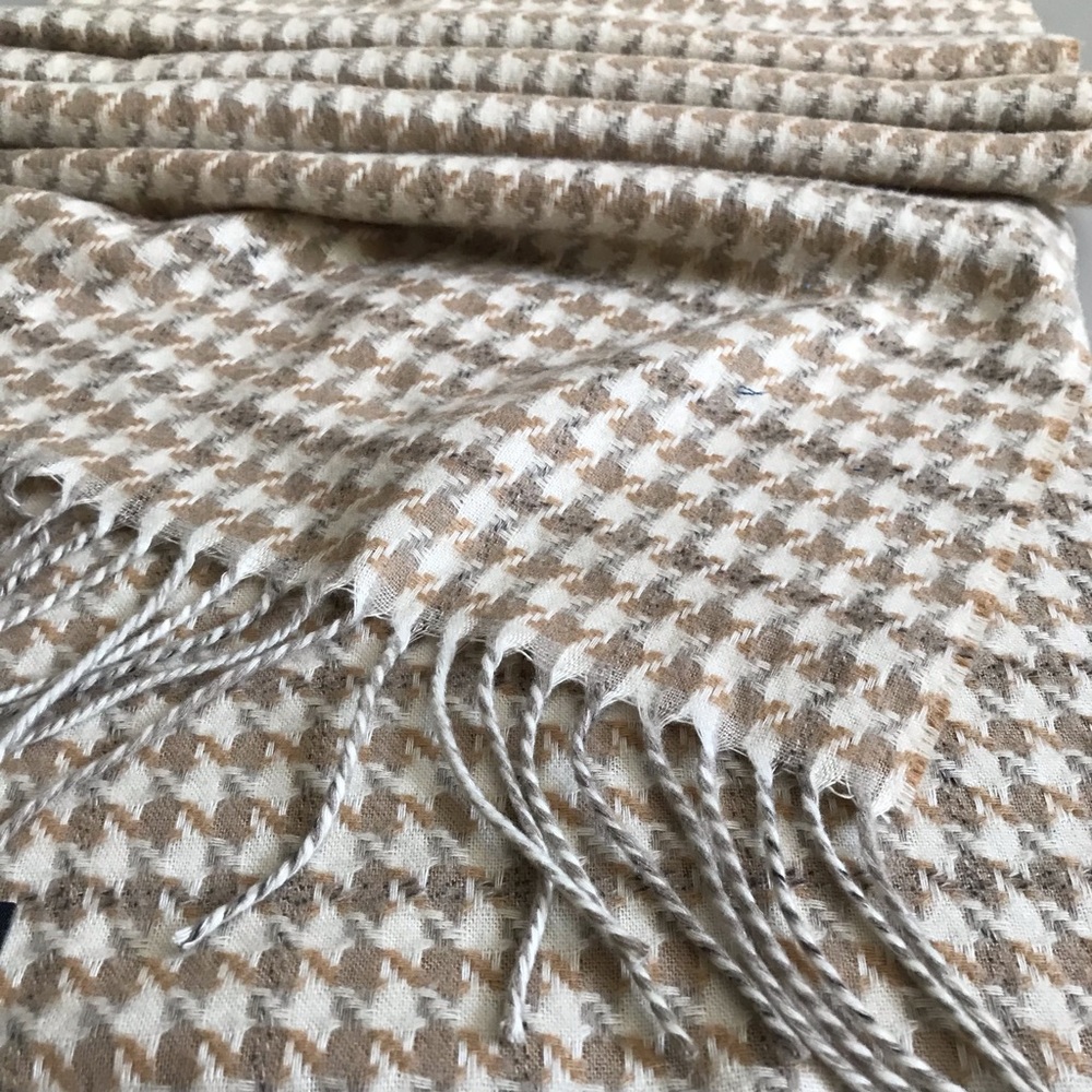 V FRASS CASHMINK Twill Herringbone Pattern Woven Fringe Trim Houndstooth Scarf - Picture 3 of 4